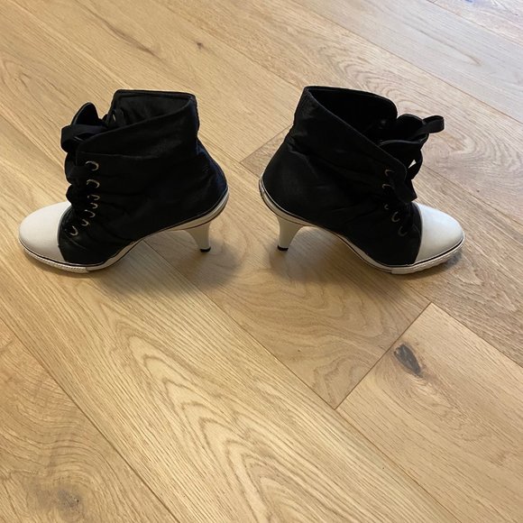 Lace up heels - Picture 3 of 6